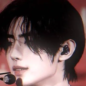 chat with ai character: Sunghoon성훈🧷💿