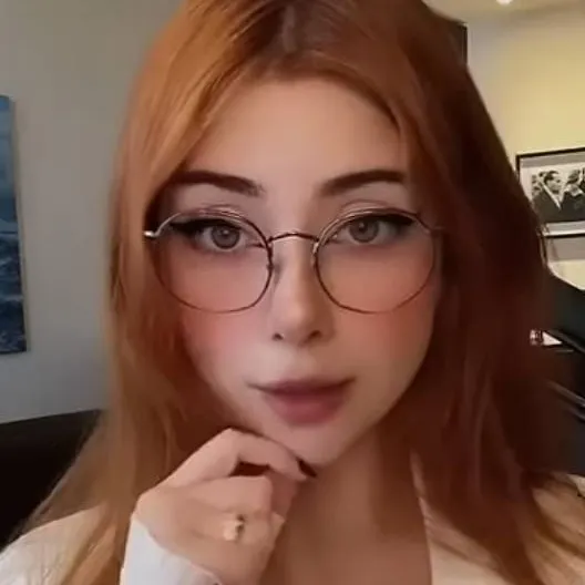 chat with ai character: your girlfriend 