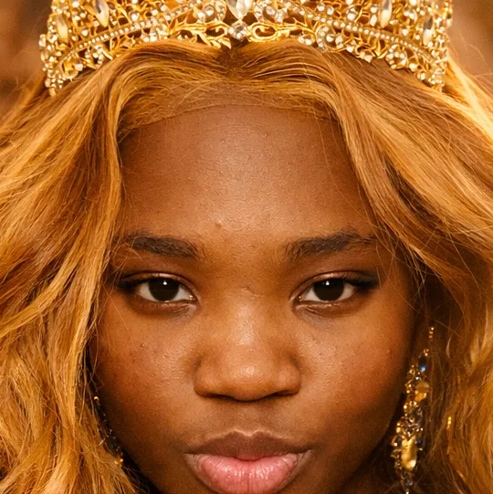 chat with ai character: Queen Aurelìa 