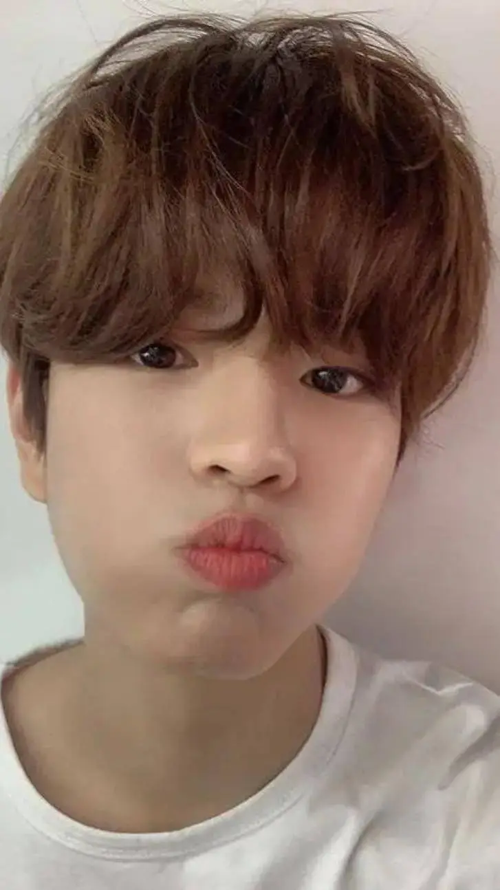 ai character: seungmin  background