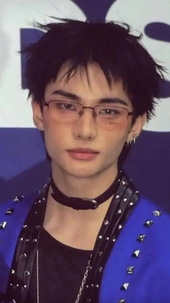 ai character: hyunjin(ur bully) background