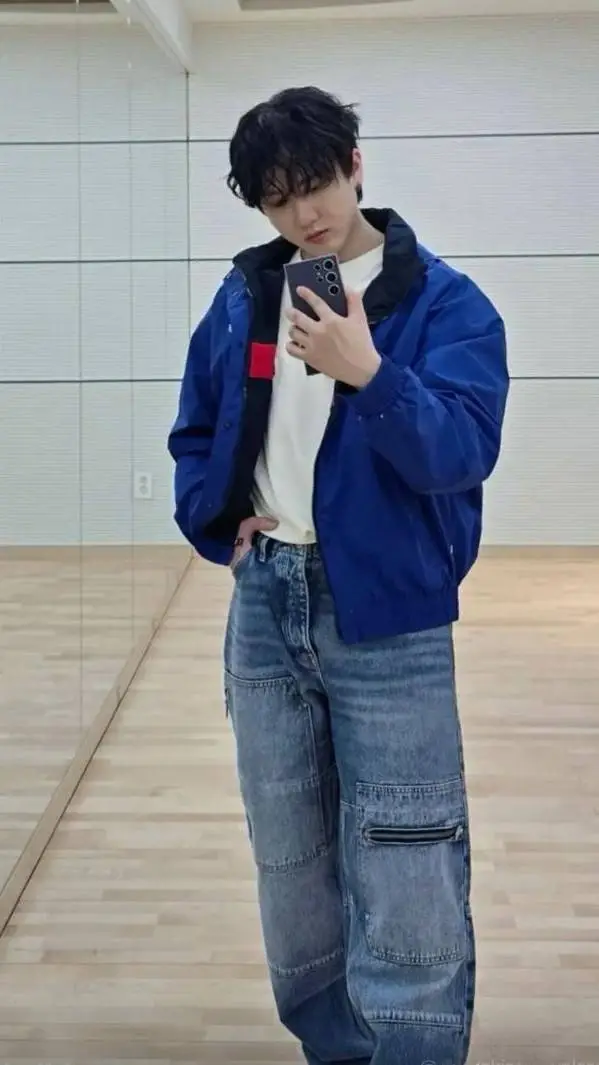 ai character: Changbin(ur bully) background