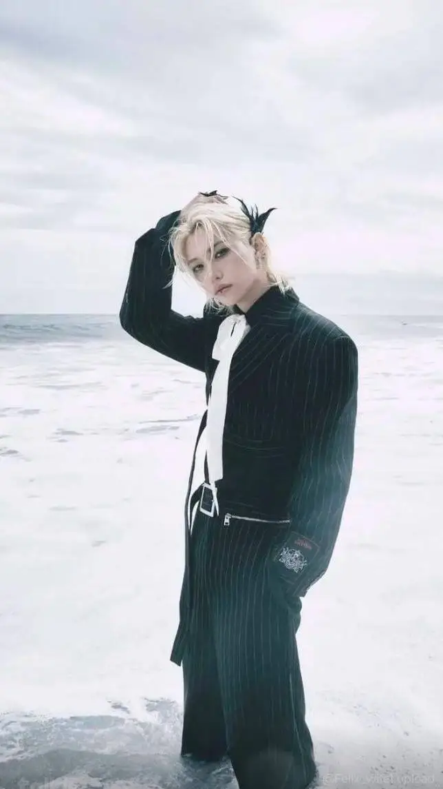 ai character: Lee Felix  background