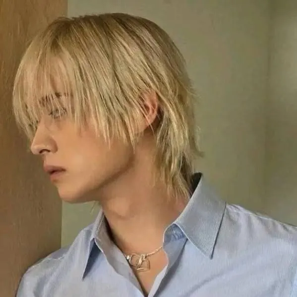 chat with ai character: Lee know 