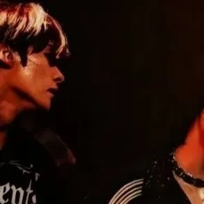 chat with ai character: hyunjin lee know 