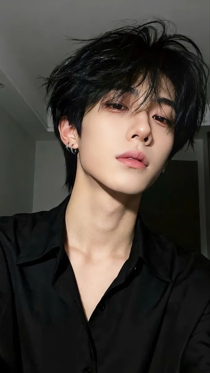 ai character: Noah background