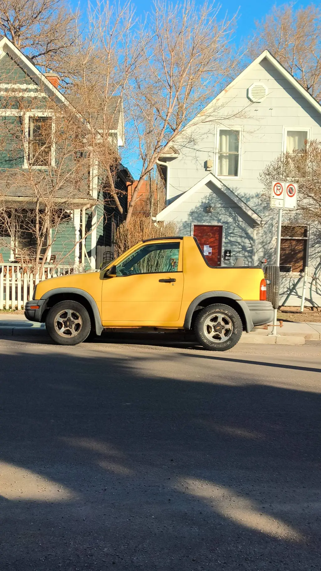 ai character: yellow tiny truck background