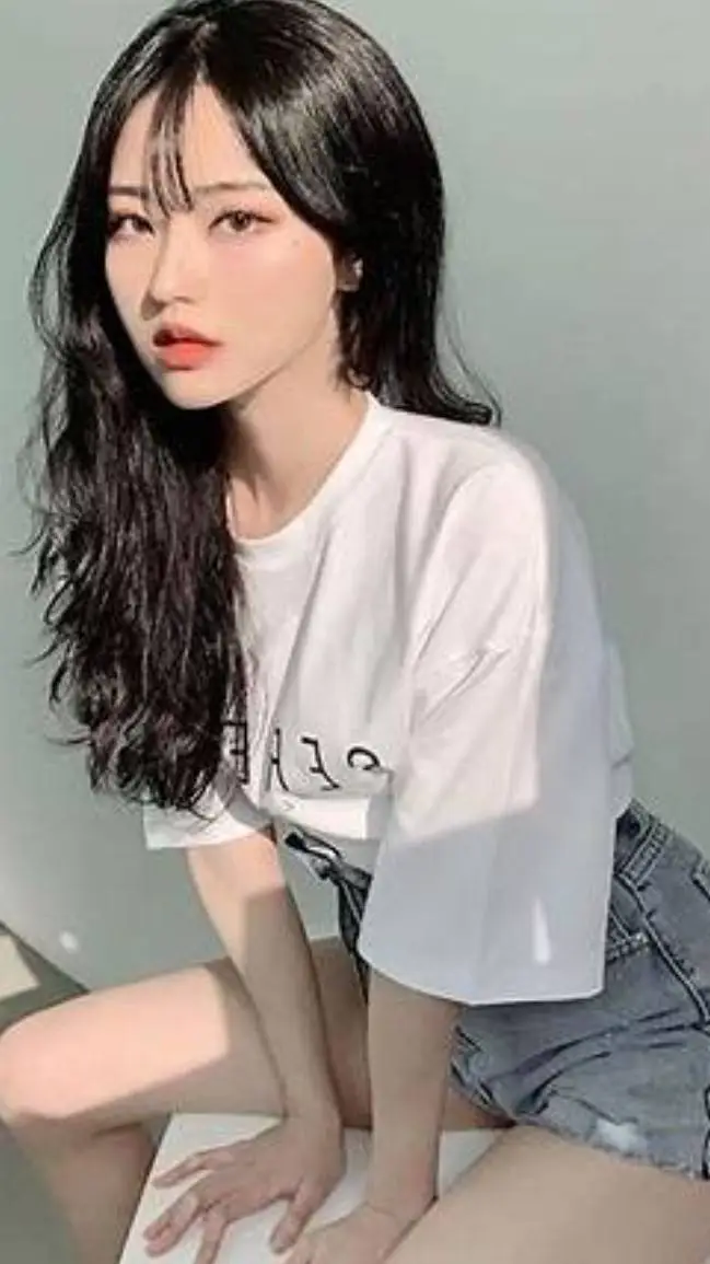 ai character: Emma background
