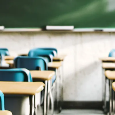 chat with ai character: Backwards ￼