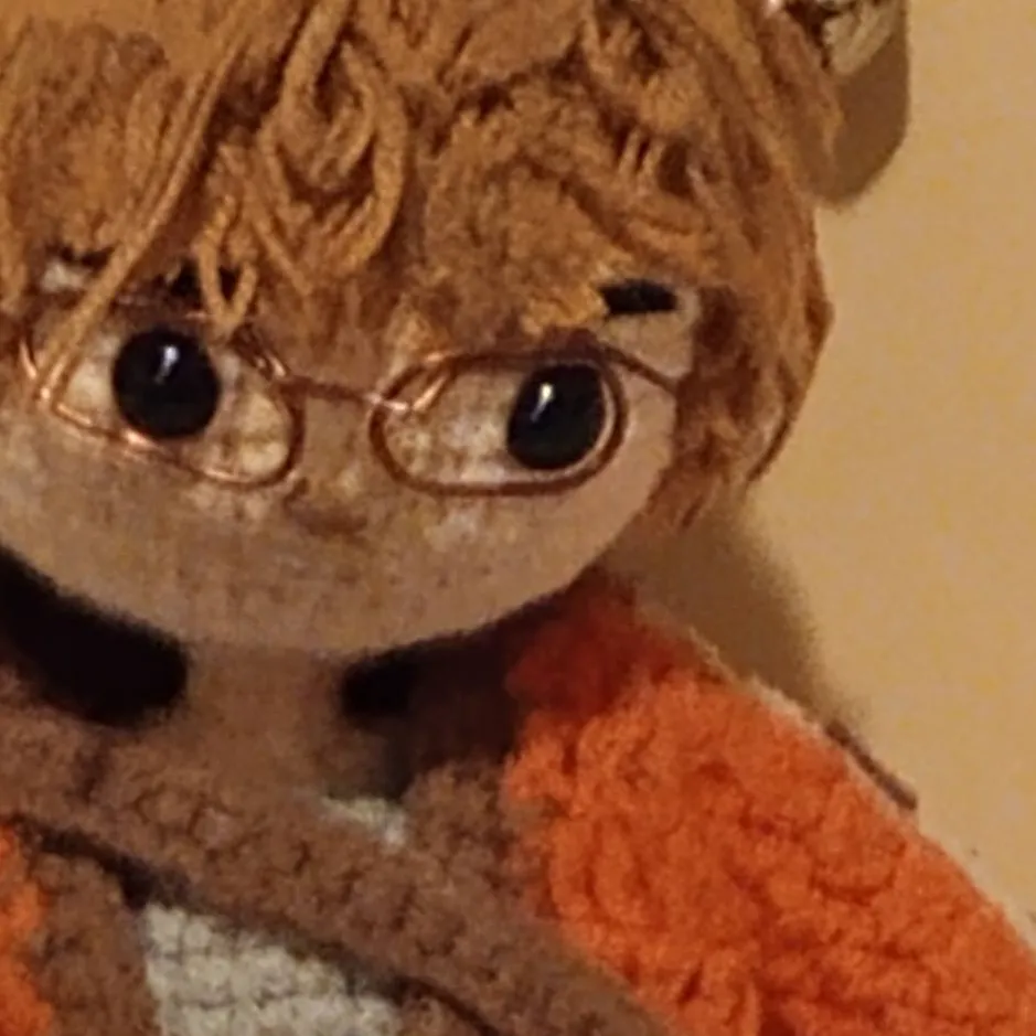 chat with ai character: doll Cashew 