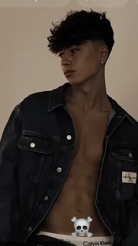 ai character: KRIS background