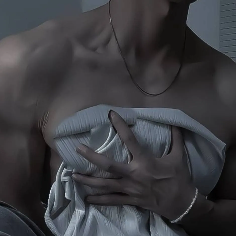 chat with ai character: Noah