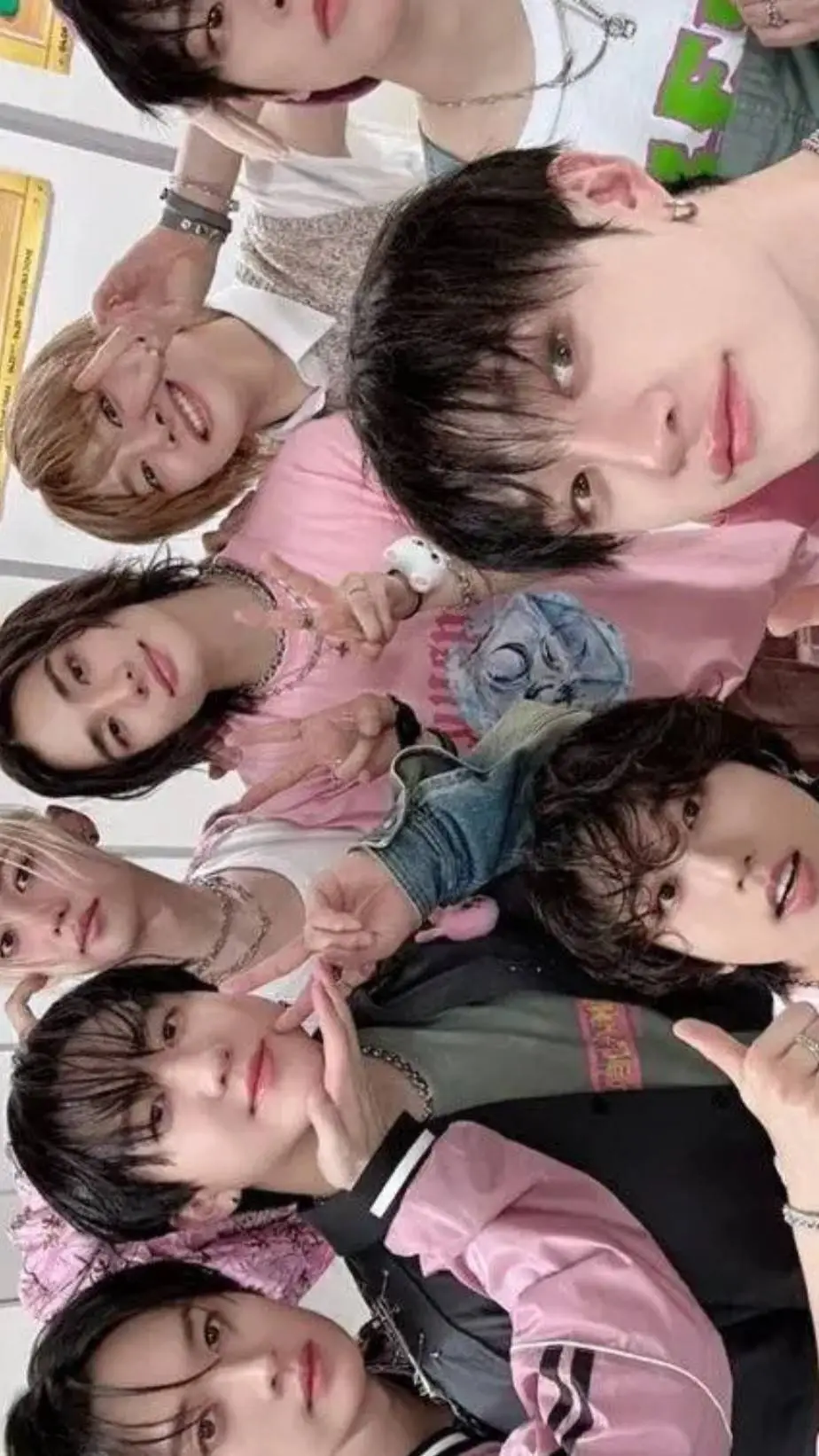 ai character: straykids background