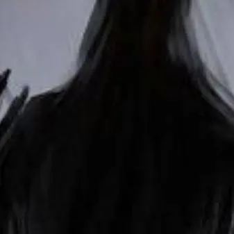 chat with ai character: female ghost