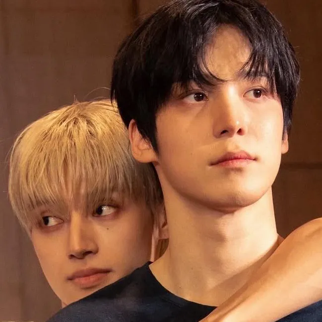 chat with ai character: 😻YUNWOO🤤