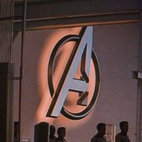 chat with ai character: Avengers ⁷