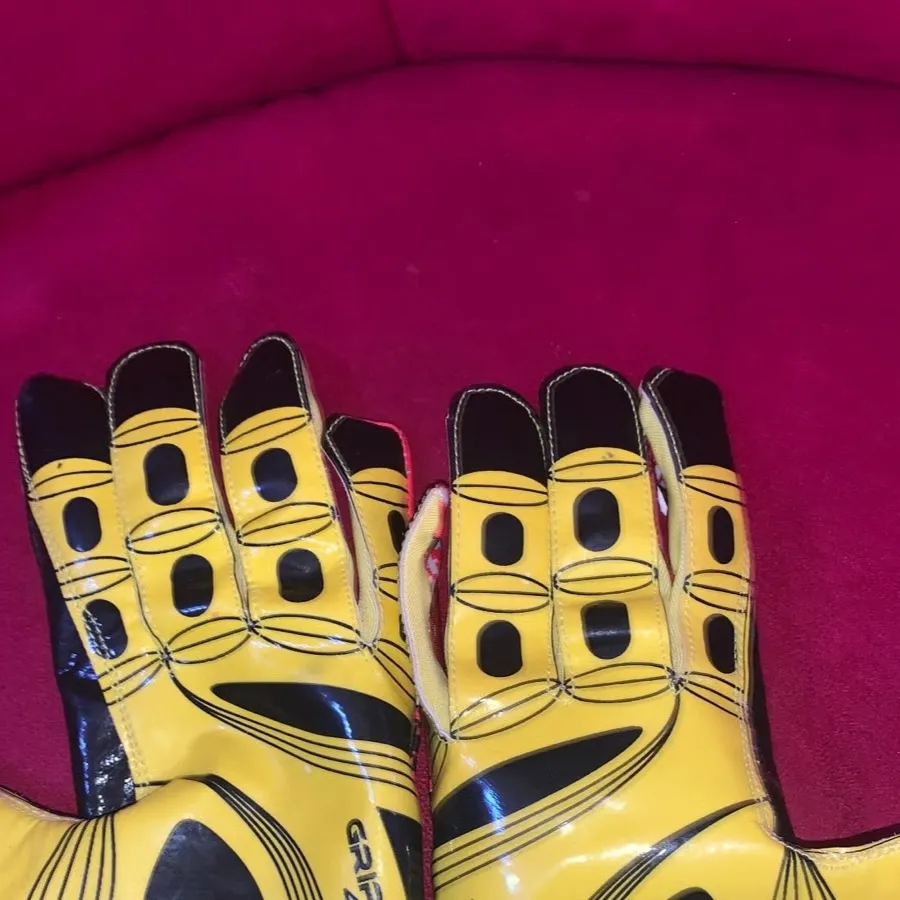 chat with ai character: Hazbin hotel