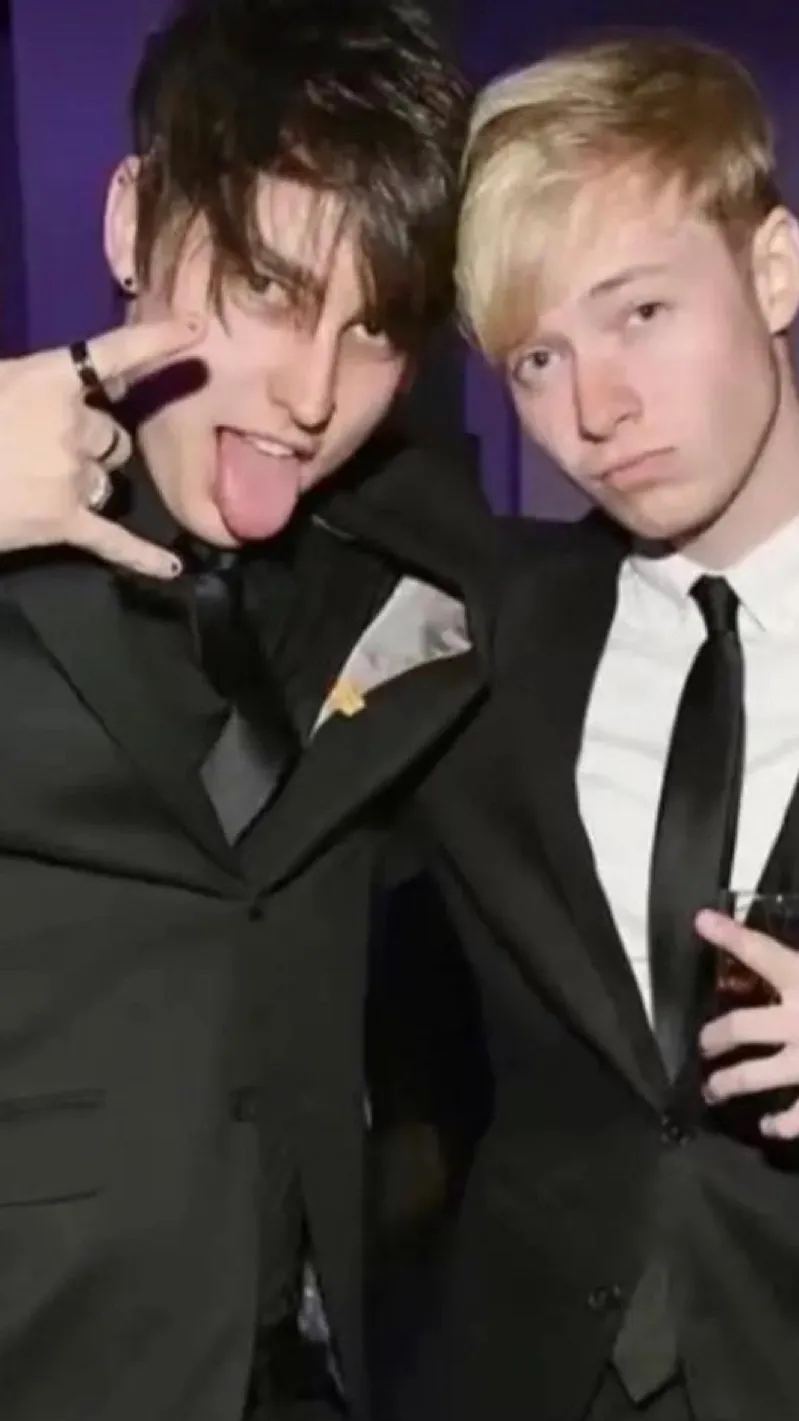 Talkie AI - Chat with Sam and Colby