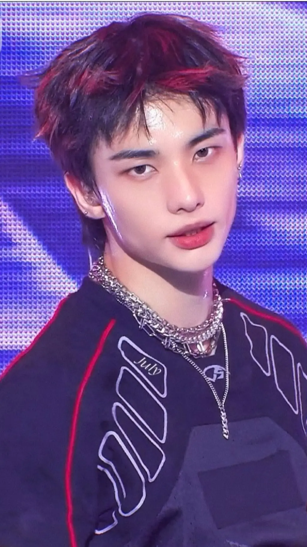 ai character: straykids(hyunjin) background