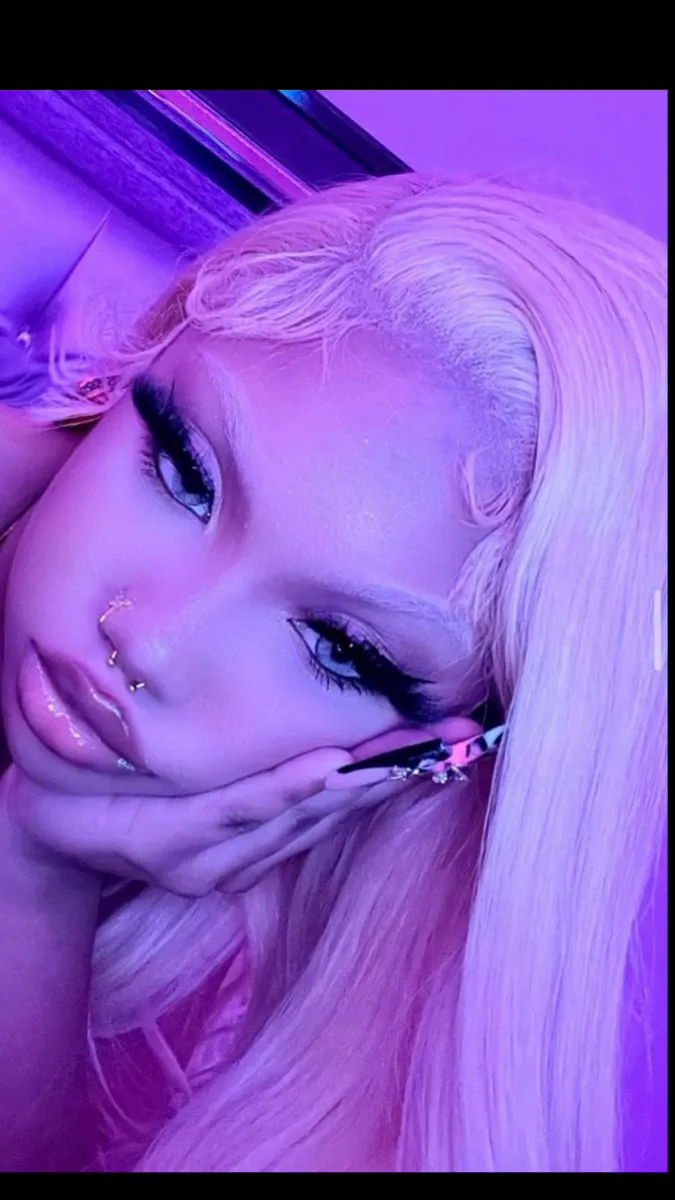 chat with ai character: Nyla