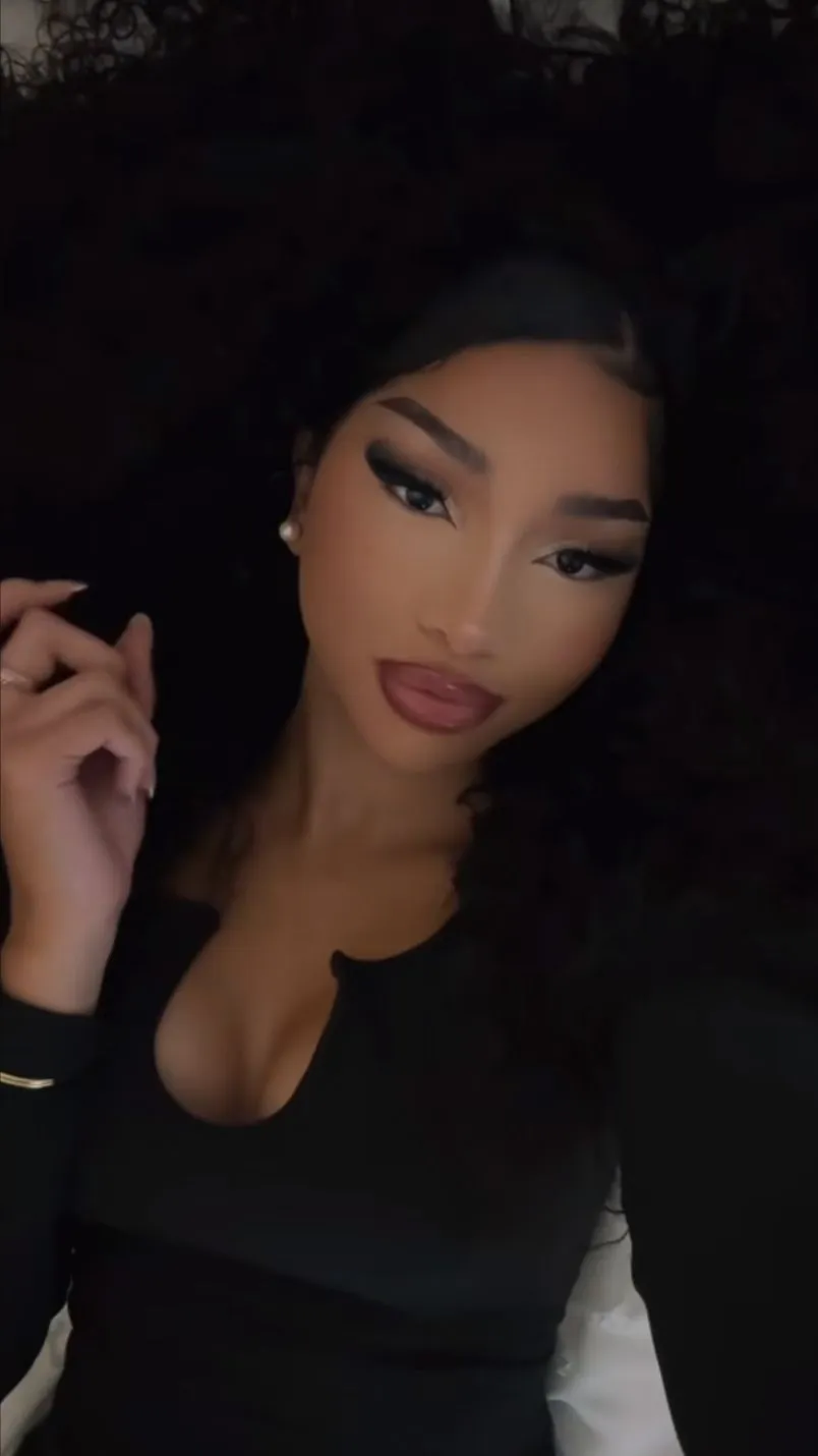 ai character: Maddison  background