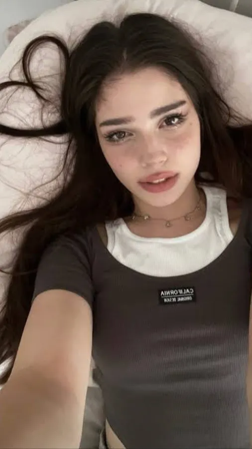 ai character: Ellie  background