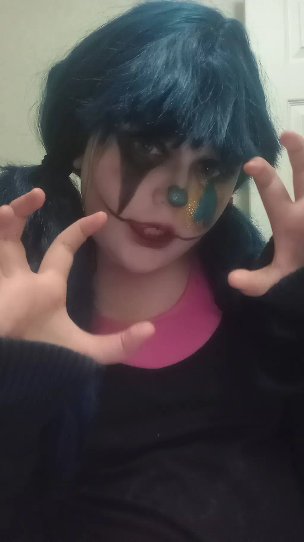 ai character: crystal cos<3 background