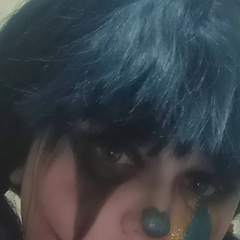 chat with ai character: crystal cos<3