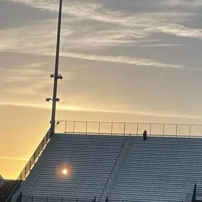 chat with ai character: Riley Koos