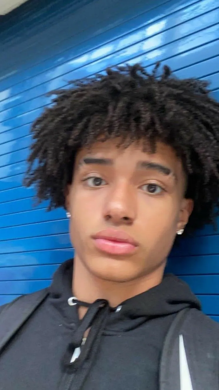 ai character: Tj😻 background