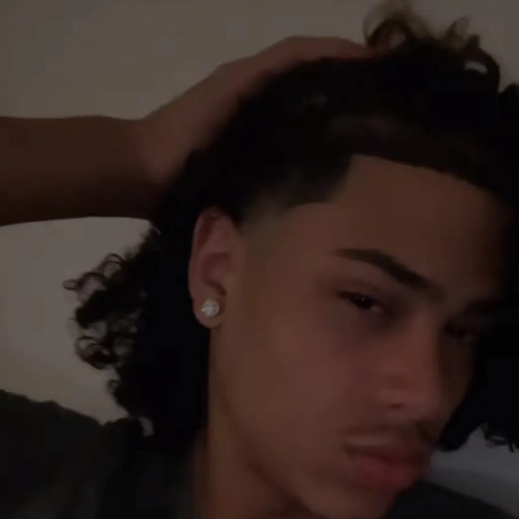 chat with ai character: Jay😻