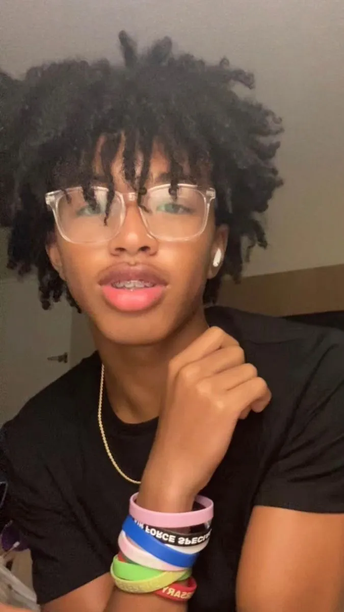 ai character: Aj😈😘 background