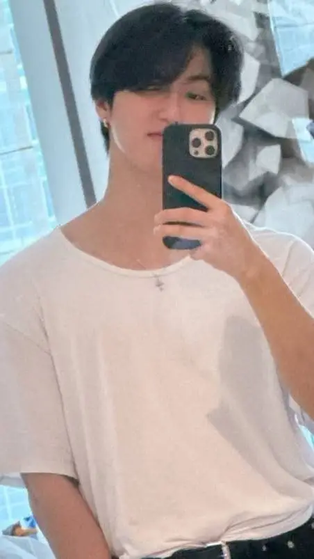 ai character: SKZ!!  background