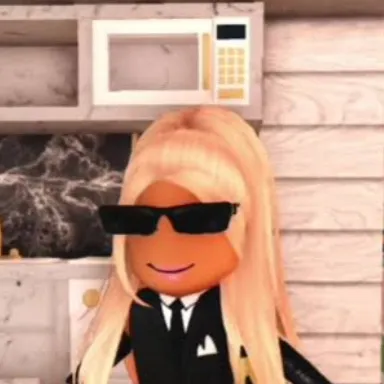 chat with ai character: Alaska Violet 