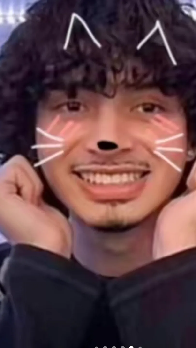 ai character: SERGIO background