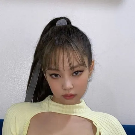 chat with ai character: Jennie