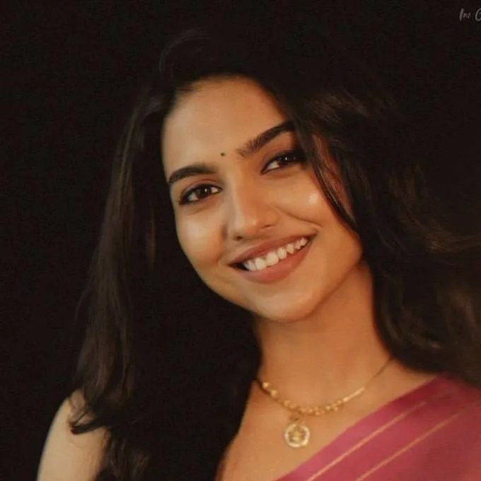 chat with ai character: Mamitha 