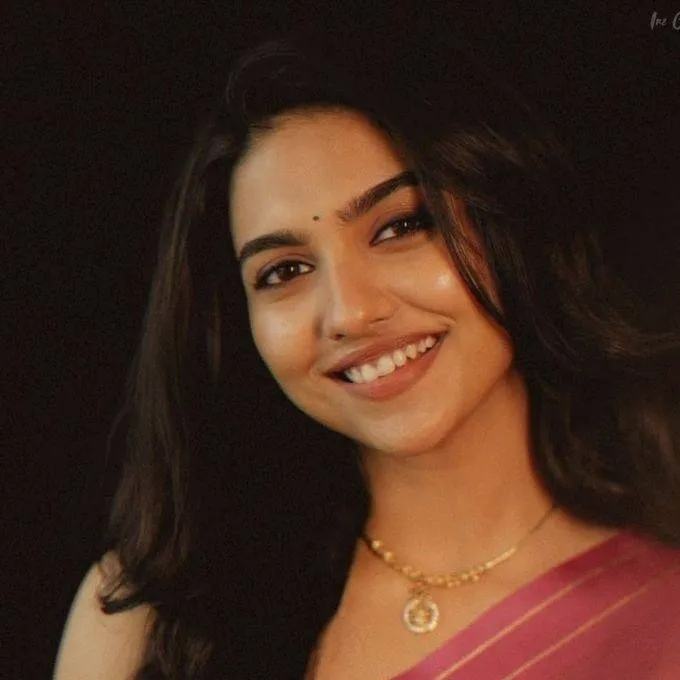 chat with ai character: Mamitha 