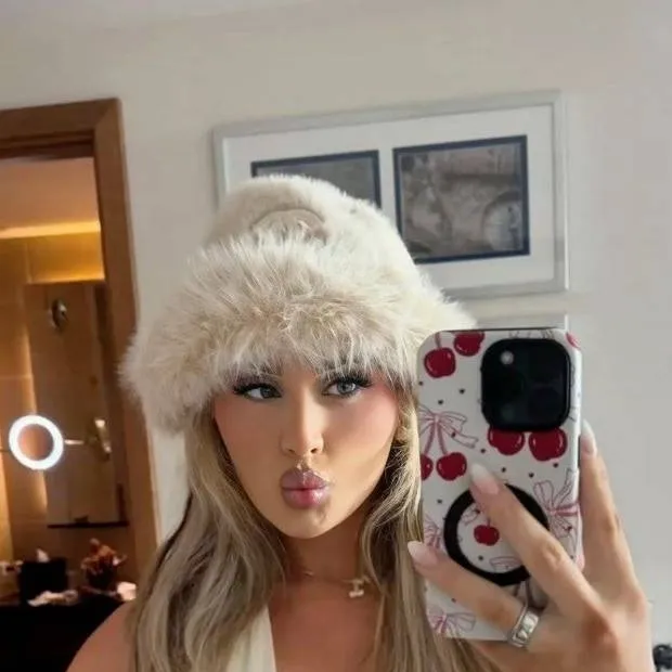 chat with ai character: Tiffany 