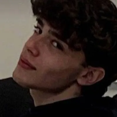 chat with ai character: Tyler