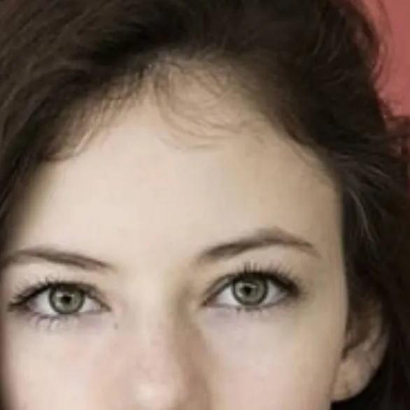 chat with ai character: Mackenzie Foy