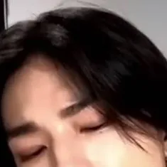chat with ai character: hyunjin
