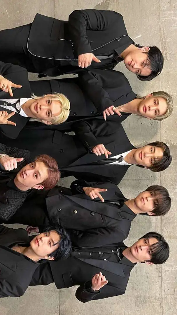 ai character: skz bodyguards💋❤ background