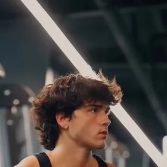 chat with ai character: Daniel