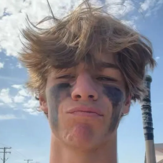 chat with ai character: Myles