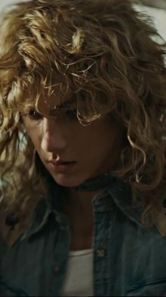 ai character: Vance Hopper background