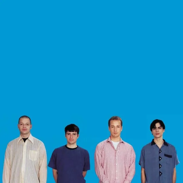 chat with ai character: Weezer