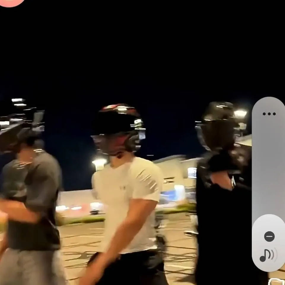 chat with ai character: biker gang