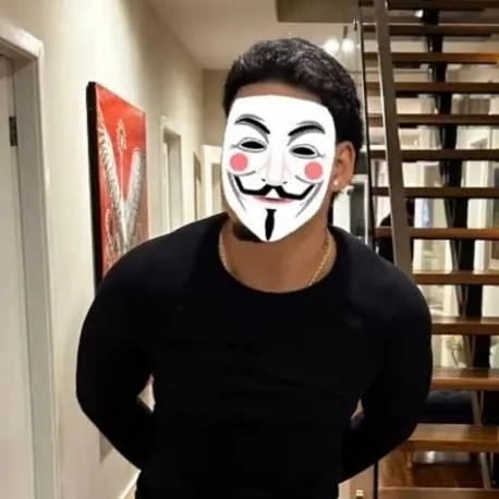 chat with ai character: Taylan May 