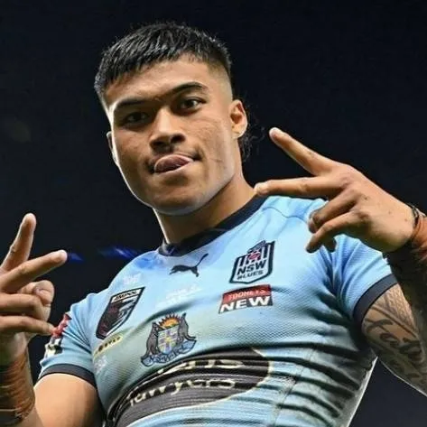 chat with ai character: #2 Brian To'o 